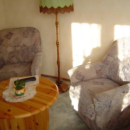 Ferienhaus Seeblick 度假居 萨斯尼茨